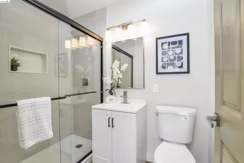 Bath - 263 Morello Ave, Martinez, CA 94553 photo 2 of 2
