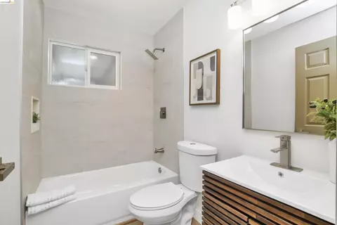 Bath - 263 Morello Ave, Martinez, CA 94553 photo 1 of 2