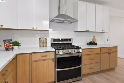 Kitchen - 36347 Colbert Pl, Newark, CA 94560 photo 5 of 9