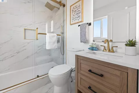 Bath - 36347 Colbert Pl, Newark, CA 94560 photo 6 of 7