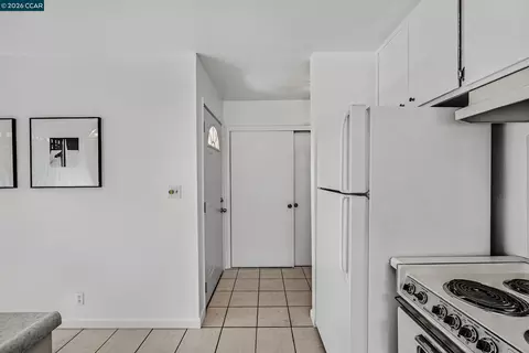 Entry Way - 146 Ascot Ct #2, Moraga, CA 94556 photo 1 of 3