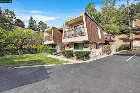 Exterior - 146 Ascot Ct #2, Moraga, CA 94556 photo 2 of 8