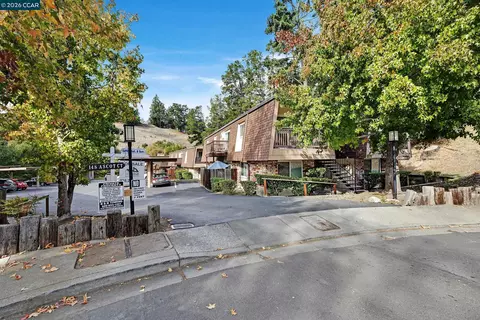 Exterior - 146 Ascot Ct #2, Moraga, CA 94556 photo 6 of 8