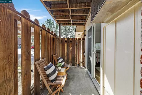Exterior - 146 Ascot Ct #2, Moraga, CA 94556 photo 5 of 8