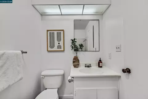 Bath - 146 Ascot Ct #2, Moraga, CA 94556 photo 5 of 5