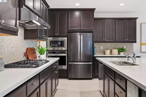Kitchen - 4634 Mckenzie Ave, Tracy, CA 95377 photo 5 of 5