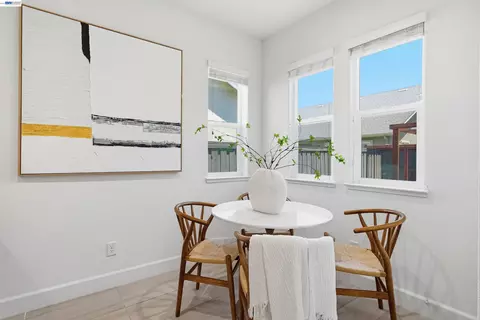 Dining - 4634 Mckenzie Ave, Tracy, CA 95377 photo 4 of 4