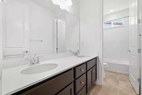 Bath - 4634 Mckenzie Ave, Tracy, CA 95377 photo 1 of 2