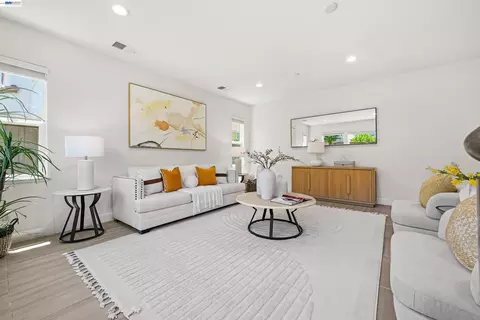 Living - 4634 Mckenzie Ave, Tracy, CA 95377 photo 2 of 6