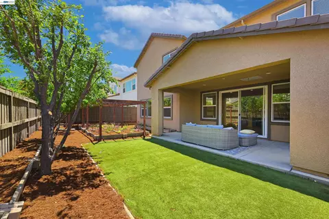 Exterior - 4634 Mckenzie Ave, Tracy, CA 95377 photo 2 of 3