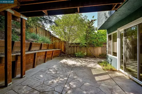 Exterior - 737 Sunflower Ct, Concord, CA 94518 photo 7 of 17