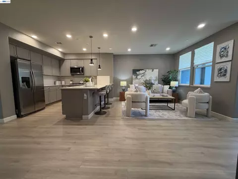 558 Clover Cir, Milpitas, CA 95035