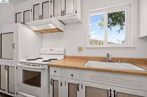 Kitchen - 36740 Theta Ct, Fremont, CA 94536 photo 2 of 3