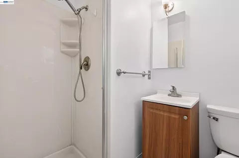 Bath - 36740 Theta Ct, Fremont, CA 94536 photo 1 of 2