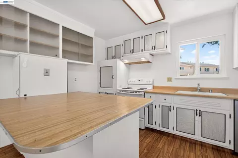 Kitchen - 36740 Theta Ct, Fremont, CA 94536 photo 1 of 3