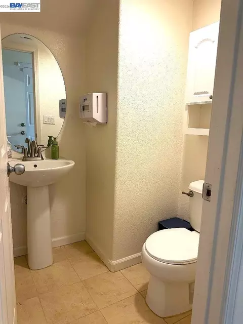 Bath - 1116 Cunningham St, Vallejo, CA 94590 photo 6 of 6