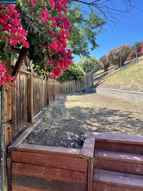 Exterior - 150 Pico Pl, Bay Point, CA 94565 photo 10 of 18