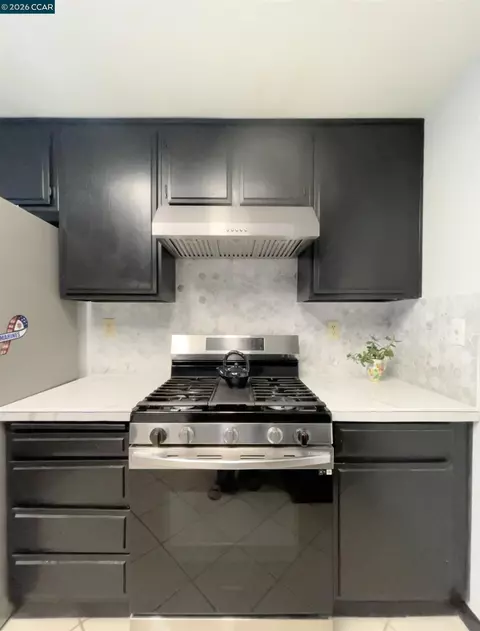 Kitchen - 150 Pico Pl, Bay Point, CA 94565 photo 5 of 6