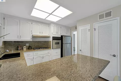 Kitchen - 2333 Darwin St, Hayward, CA 94545 photo 4 of 4