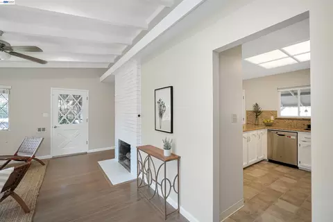 Entry Way - 2333 Darwin St, Hayward, CA 94545 photo 1 of 3