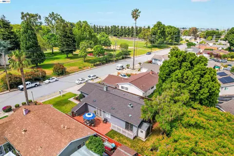 View/Area - 2333 Darwin St, Hayward, CA 94545 photo 3 of 5