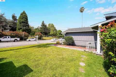Exterior - 2333 Darwin St, Hayward, CA 94545 photo 17 of 18