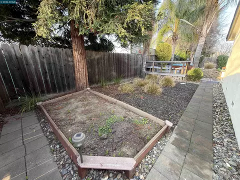 Exterior - 2605 Ryan Rd, Concord, CA 94518 photo 13 of 14