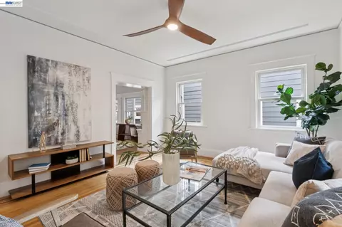 Living - 2607 Alcatraz Ave, Berkeley, CA 94705 photo 5 of 5