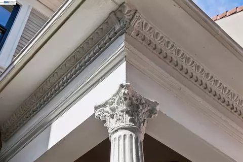 Exterior - 2607 Alcatraz Ave, Berkeley, CA 94705 photo 2 of 17
