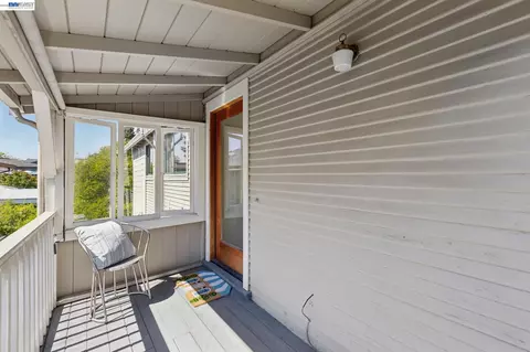 Exterior - 2607 Alcatraz Ave, Berkeley, CA 94705 photo 5 of 17