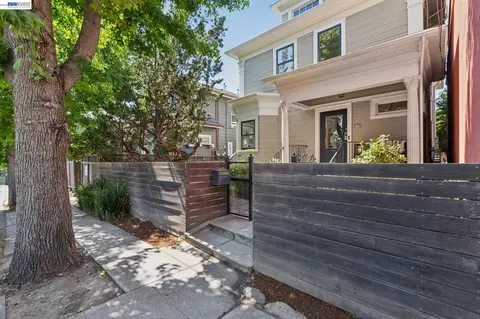 Exterior - 2607 Alcatraz Ave, Berkeley, CA 94705 photo 14 of 17