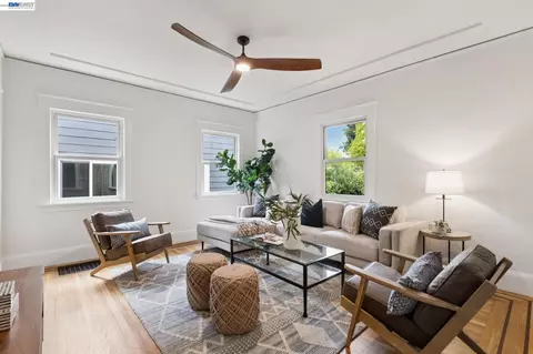 Living - 2607 Alcatraz Ave, Berkeley, CA 94705 photo 4 of 5