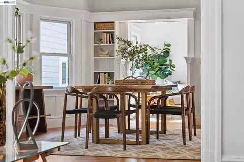 Dining - 2607 Alcatraz Ave, Berkeley, CA 94705 photo 2 of 8