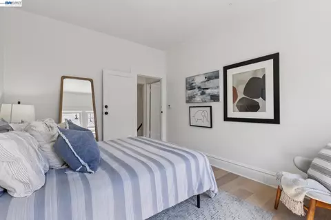 Bedroom - 2607 Alcatraz Ave, Berkeley, CA 94705 photo 6 of 8