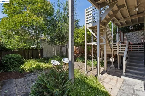 Exterior - 2607 Alcatraz Ave, Berkeley, CA 94705 photo 9 of 17