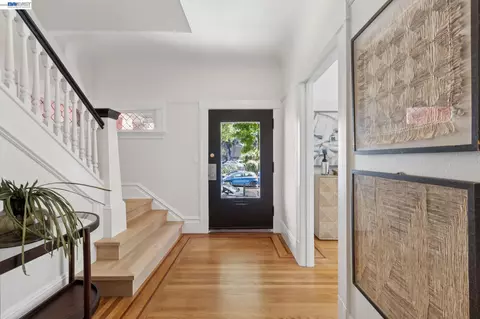 Entry Way - 2607 Alcatraz Ave, Berkeley, CA 94705 photo 1 of 11