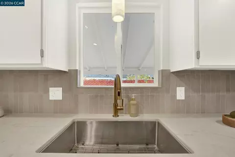 Kitchen - 141 Anderson St, Vallejo, CA 94589 photo 5 of 5