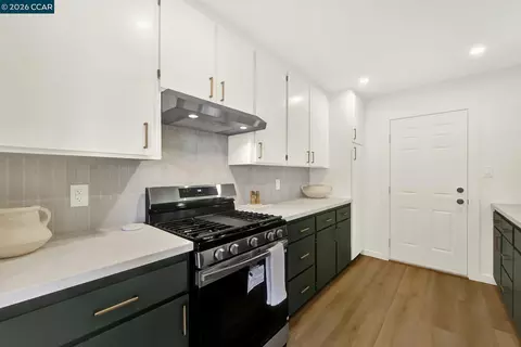 Kitchen - 141 Anderson St, Vallejo, CA 94589 photo 1 of 5