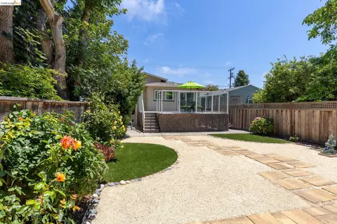 2214 Curtis St, Berkeley, CA 94702 photo 15