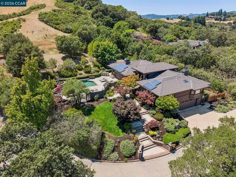21 Nemea Ln, Lafayette, CA 94549 photo 2