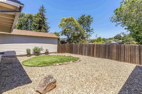 Exterior - 2001 Boynton Ave, Martinez, CA 94553 photo 10 of 12