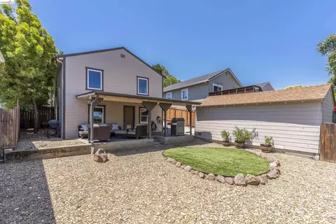 Exterior - 2001 Boynton Ave, Martinez, CA 94553 photo 7 of 12