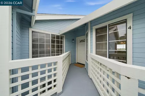 Exterior - 801 Timbercove St #4, Vallejo, CA 94591 photo 2 of 9