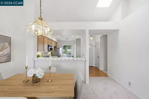 Dining - 801 Timbercove St #4, Vallejo, CA 94591 photo 4 of 5