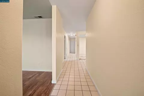 Entry Way - 306 Winchester St, Vallejo, CA 94590 photo 1 of 4