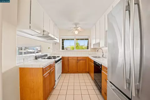Kitchen - 306 Winchester St, Vallejo, CA 94590 photo 2 of 4