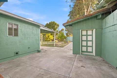 Exterior - 306 Winchester St, Vallejo, CA 94590 photo 8 of 22