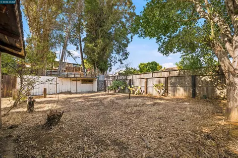 Exterior - 306 Winchester St, Vallejo, CA 94590 photo 14 of 22
