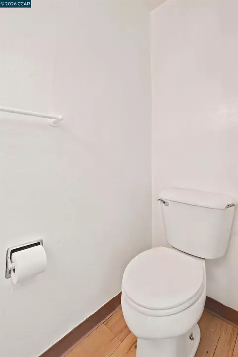 Bath - 306 Winchester St, Vallejo, CA 94590 photo 4 of 5
