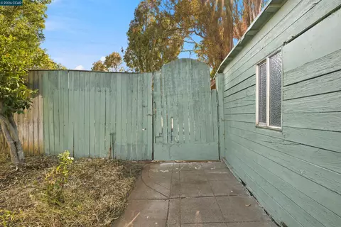 Exterior - 306 Winchester St, Vallejo, CA 94590 photo 11 of 22